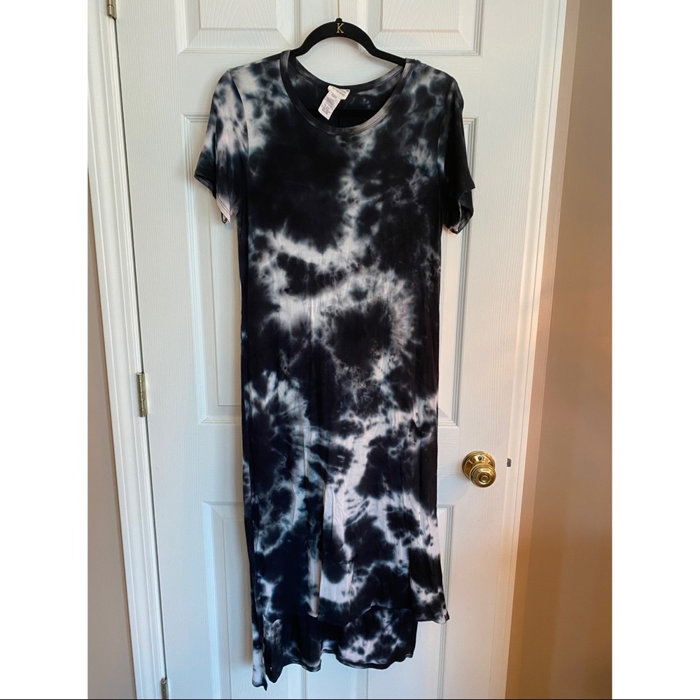 Tie-dye tshirt midi dress